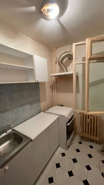 Drumul Taberei, Piata Moghioros